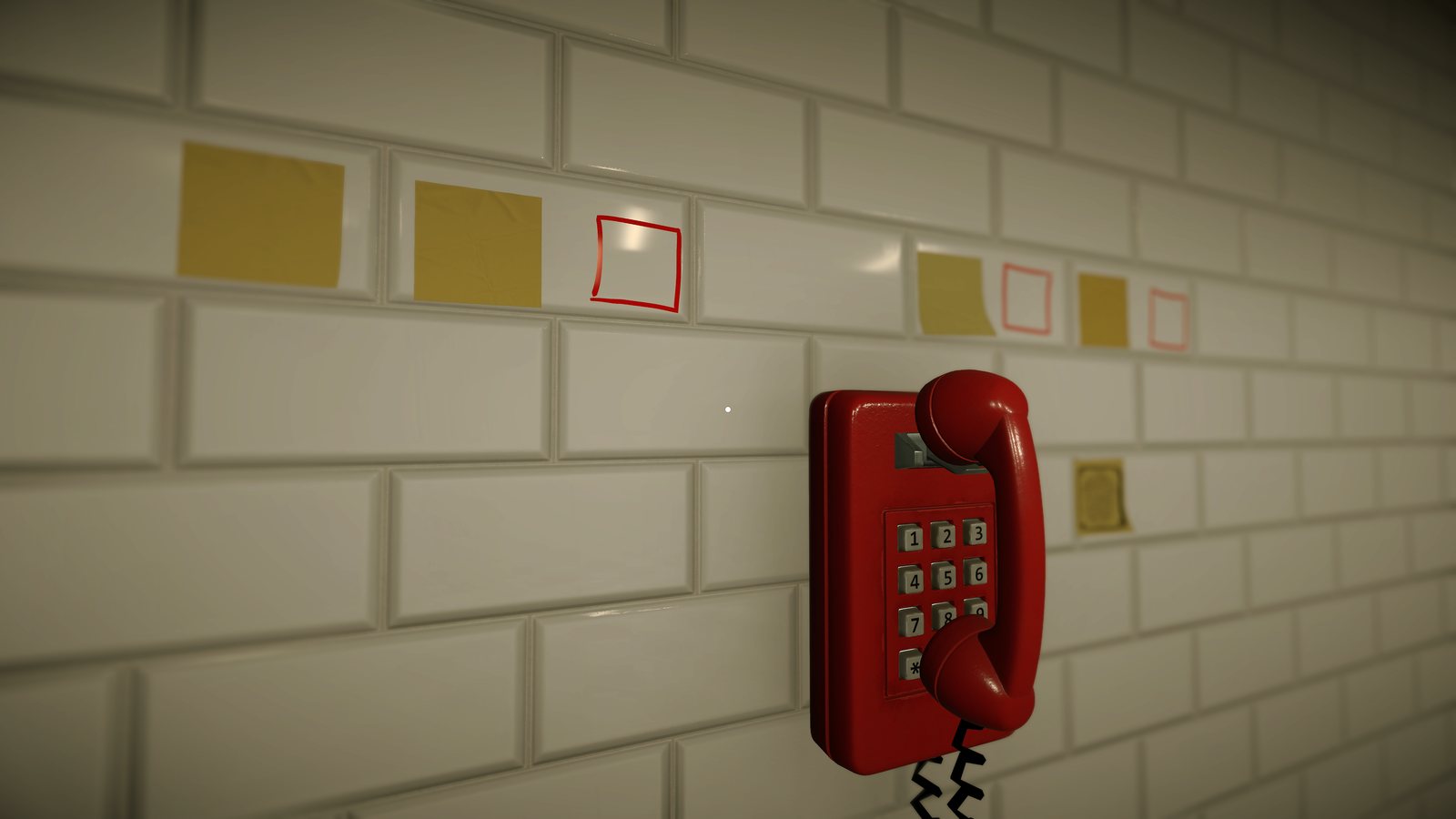Teléfono rojo de pared junto a notas marcadas en rojo